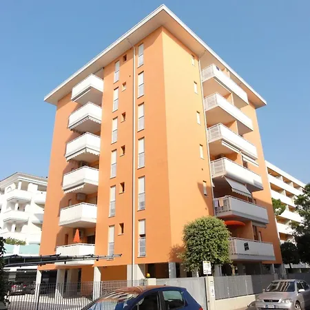 Bright Flat Just Steps From The Sea