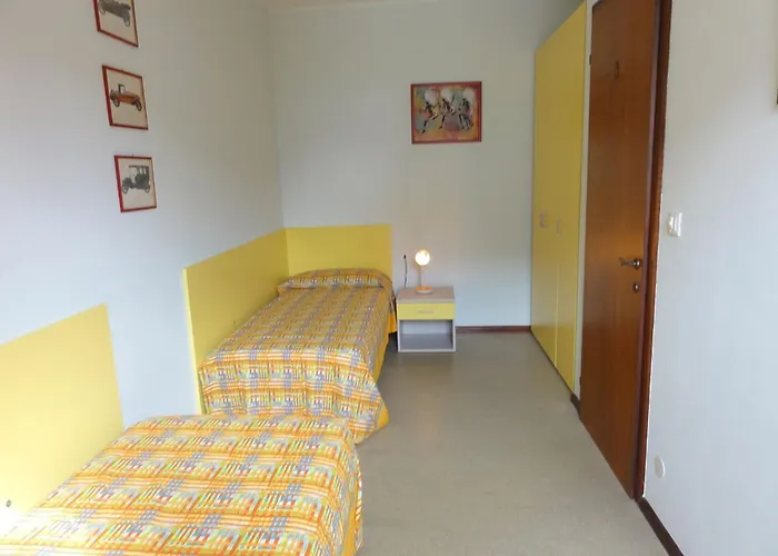 Apartment Bright Flat Just Steps From The Sea *